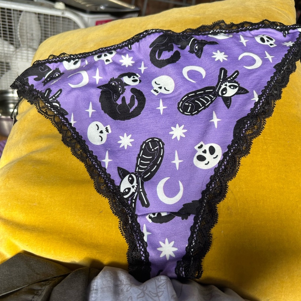 X Large KILLSTAR purr off panty nwt new knickers cats skulls dead purple goth XL